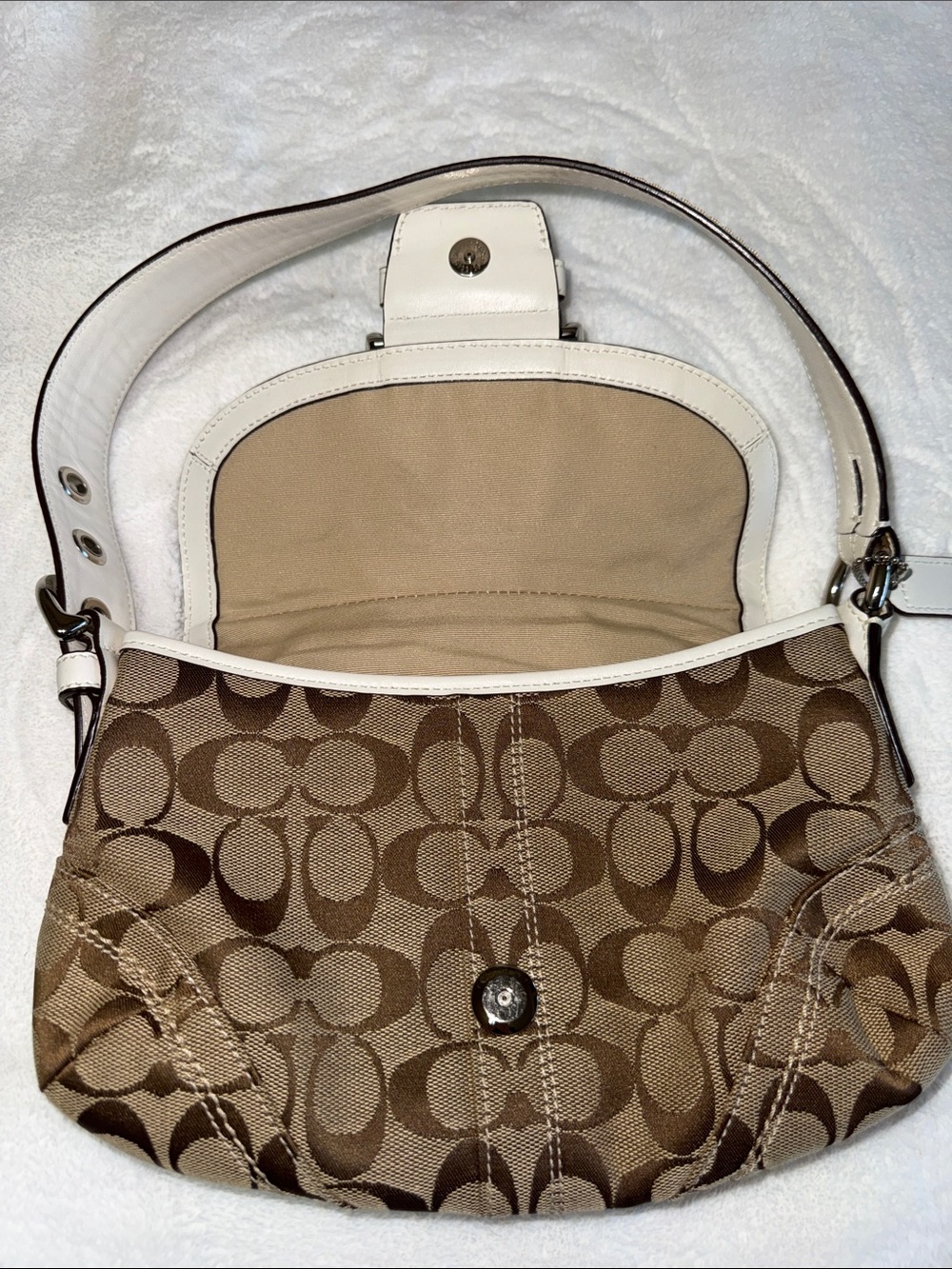 Coach Soho Signature Jacquard Flap Buckled Brown Shoulder Bag 2006 - Picture 6 of 12